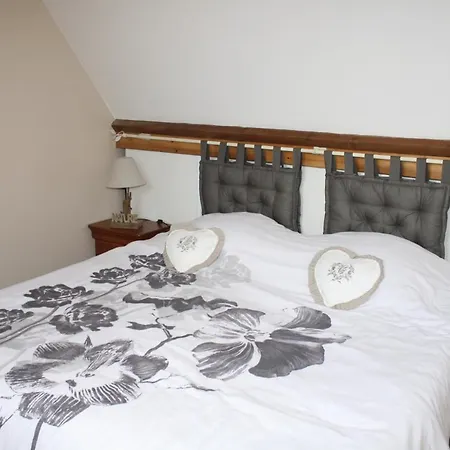 A L'ombre Du Prunier Bed & Breakfast *